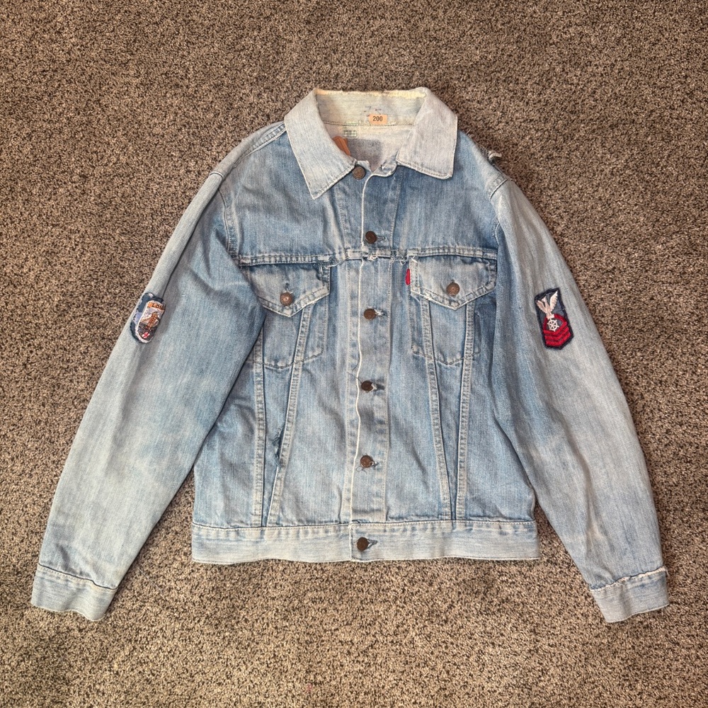 Vintage 70s-80s Levi’s Trucker Denim Jacket Made in USA Navy Patch London Badge - Picture 6 of 11